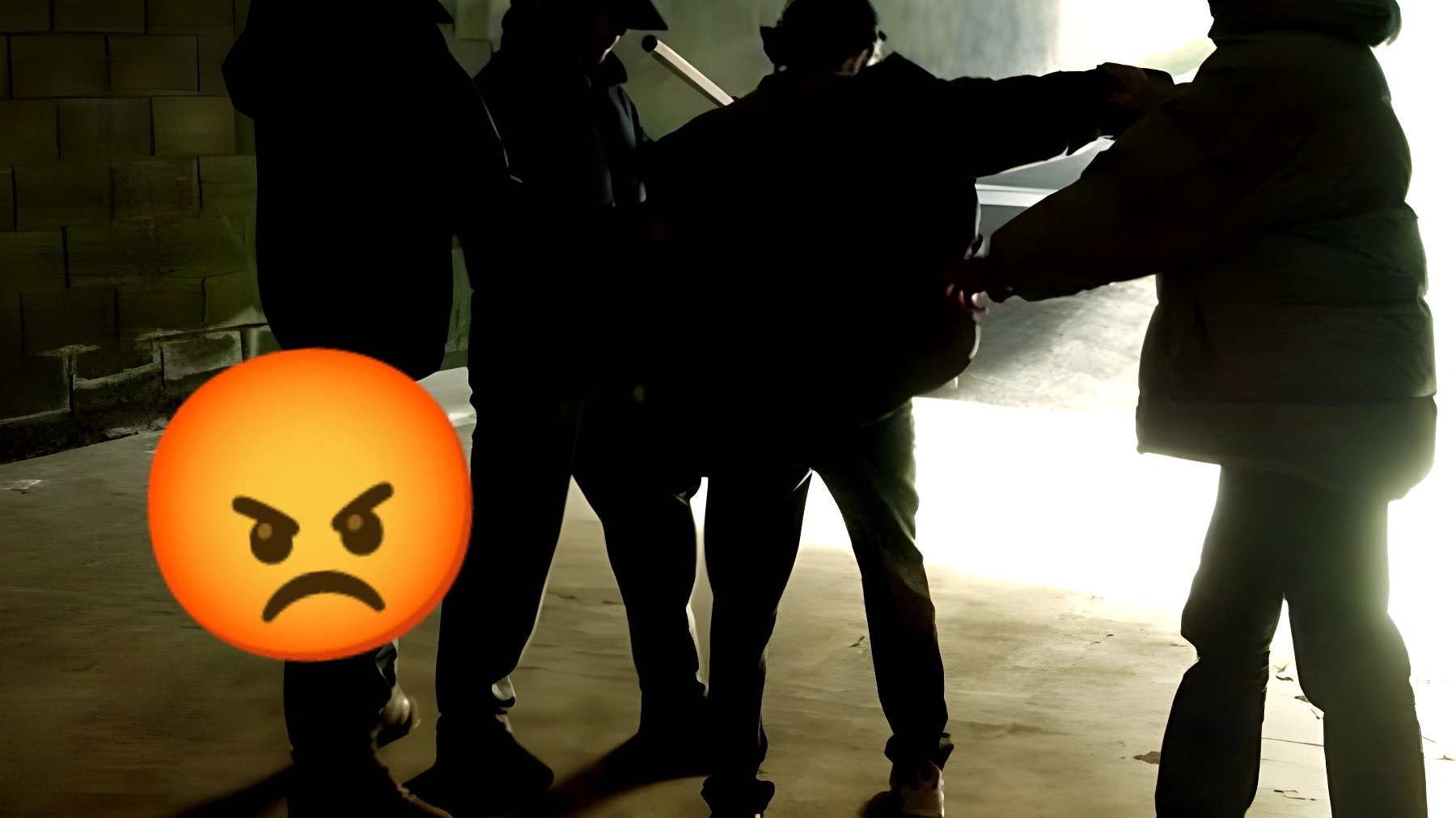 Terrore per uno studente pakistano: pestato dalla baby gang, la città è sotto shock!